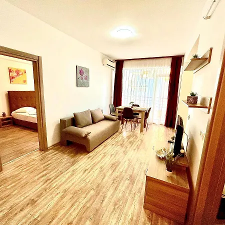 Apartment Summerland Seaview Mamaia