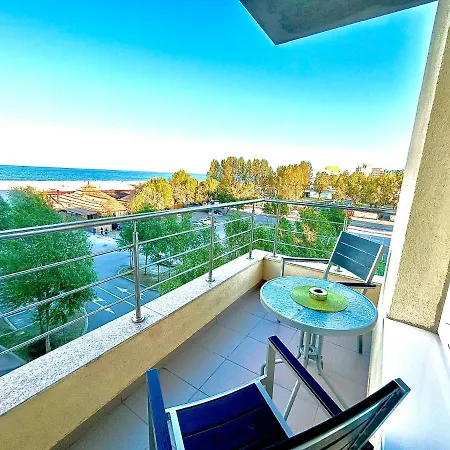 Apartment Summerland Seaview
