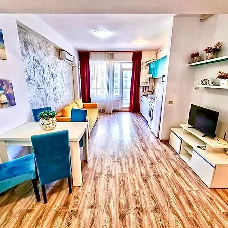 Summerland Seaview Apartment Mamaia